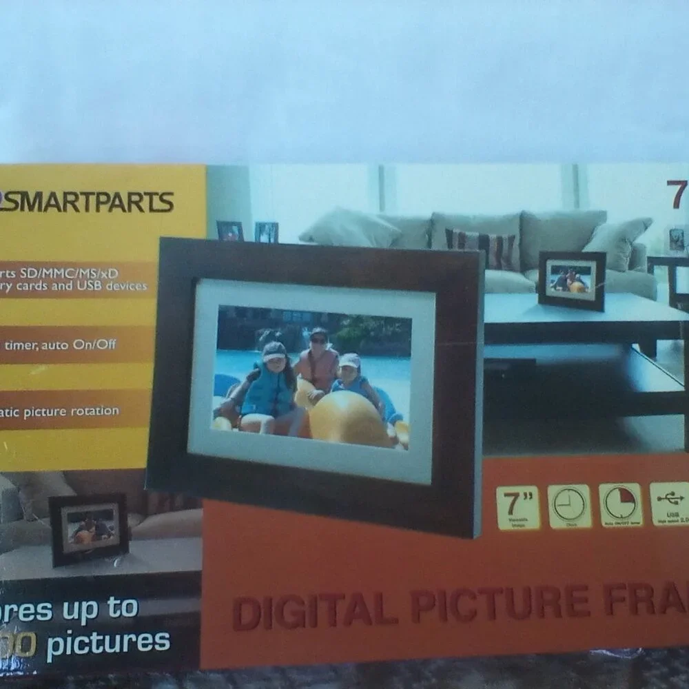 Digital Picture Frame - Picture 1 of 4